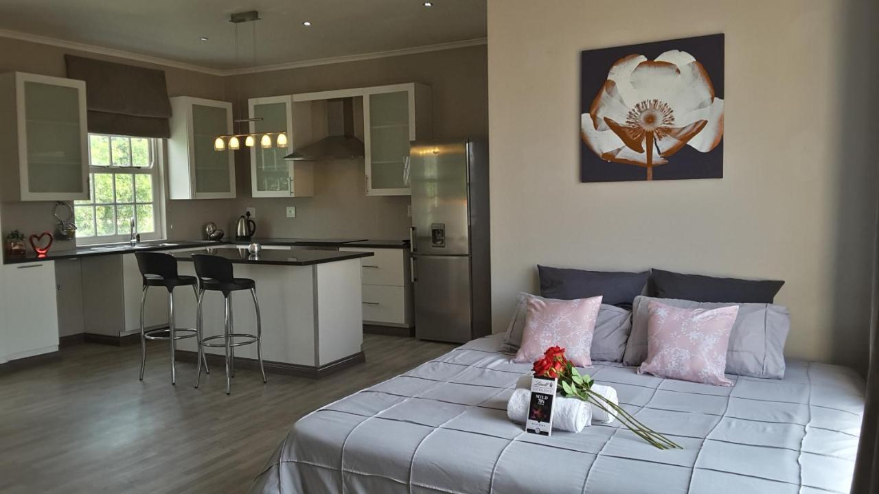Versailles Pretoria-Noord Buitenkant foto